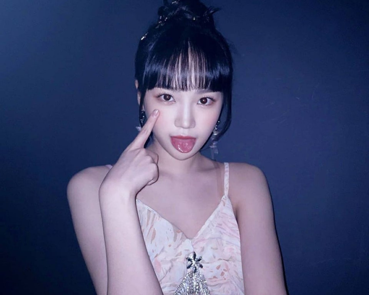 IZONE La Vie en Rose Chaewon KPOP 6